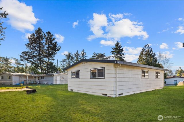 31368 13th Avenue S, Federal Way, WA 98003