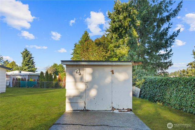 31368 13th Avenue S, Federal Way, WA 98003