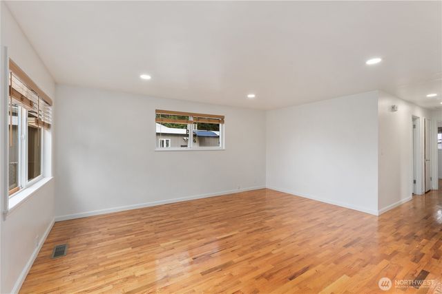 31368 13th Avenue S, Federal Way, WA 98003