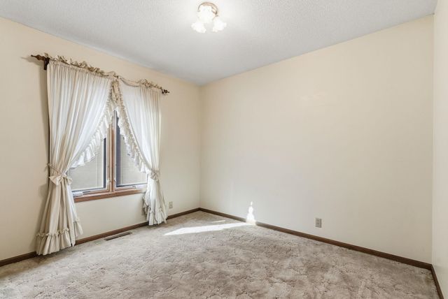 3590 N Cameron St, Wichita, KS 67226