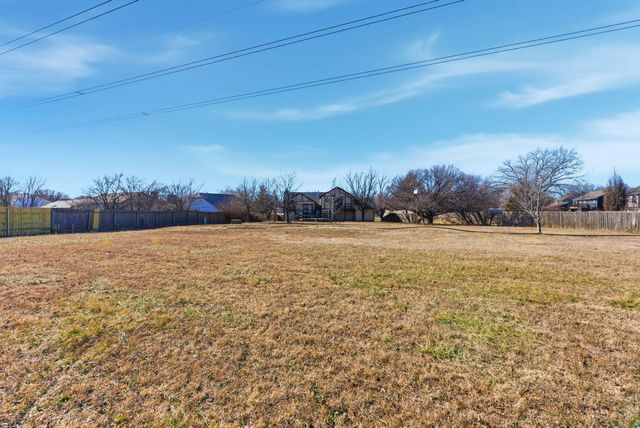 3590 N Cameron St, Wichita, KS 67226