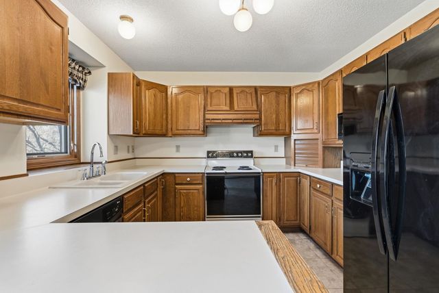 3590 N Cameron St, Wichita, KS 67226