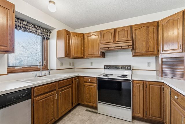 3590 N Cameron St, Wichita, KS 67226