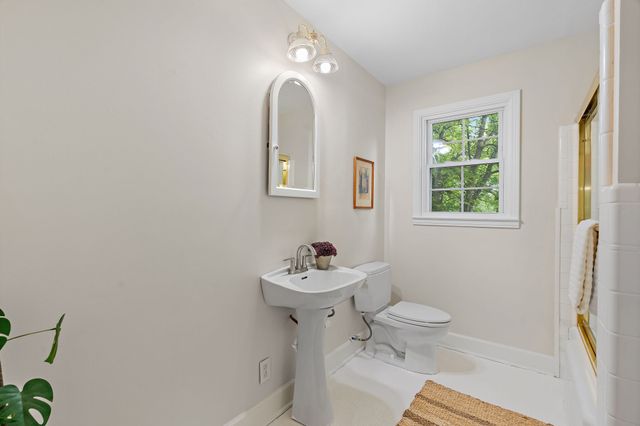 2109 Brookview Dr, Nashville, TN 37214