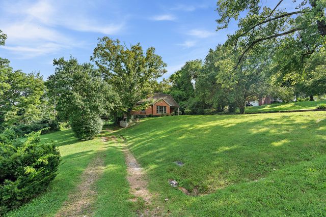 2109 Brookview Dr, Nashville, TN 37214