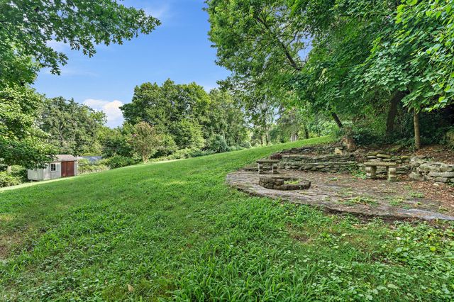2109 Brookview Dr, Nashville, TN 37214