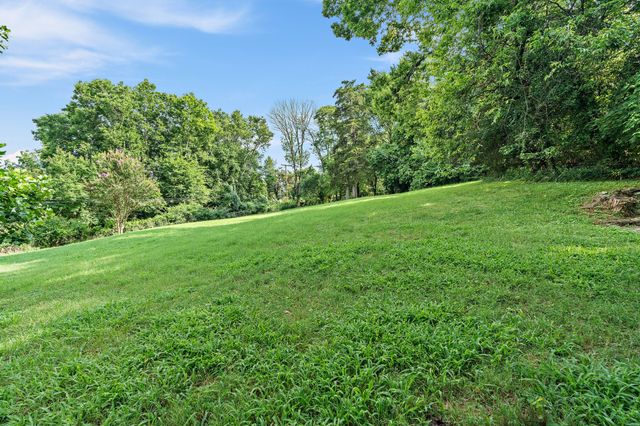 2109 Brookview Dr, Nashville, TN 37214