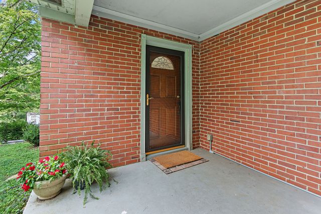 2109 Brookview Dr, Nashville, TN 37214