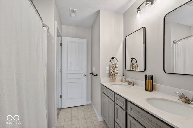 12630 Amber Star Drive, Noblesville, IN 46060