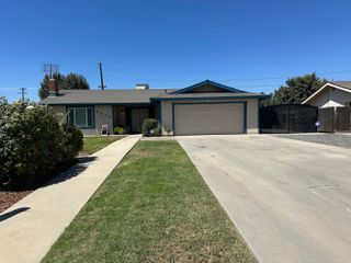 2310 W Owens Avenue, Tulare, CA 93274