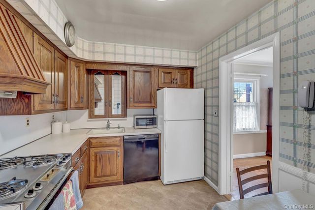 277 E Argyle Street, Valley Stream, NY 11580