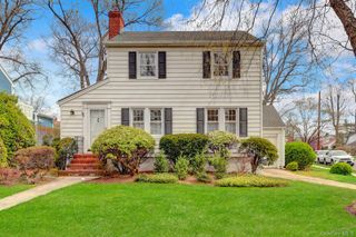 277 E Argyle Street, Valley Stream, NY 11580