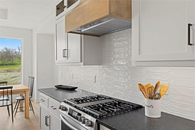 8033 Payne Street, Shawnee, KS 66220