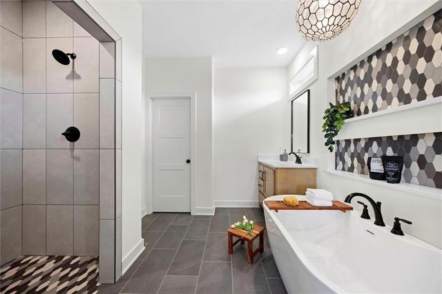 8033 Payne Street, Shawnee, KS 66220