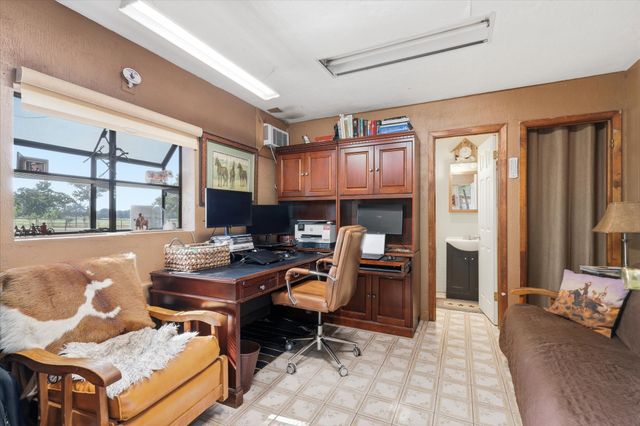 12 County Road 2114, Gainesville, TX 76240