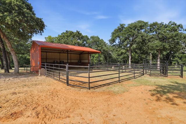 12 County Road 2114, Gainesville, TX 76240