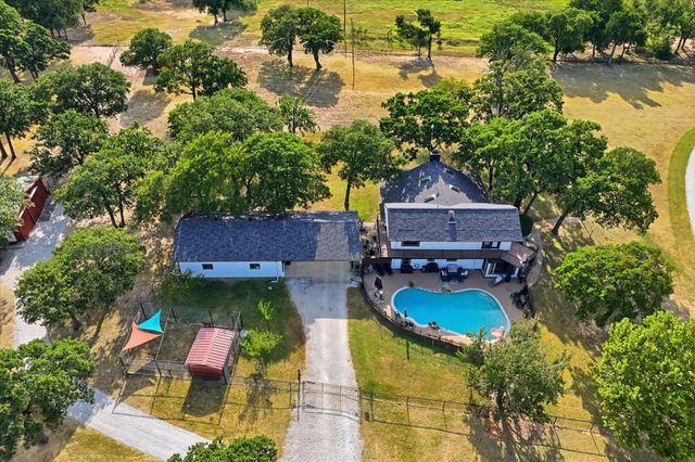 12 County Road 2114, Gainesville, TX 76240