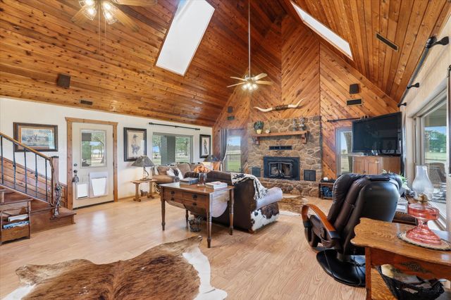 12 County Road 2114, Gainesville, TX 76240
