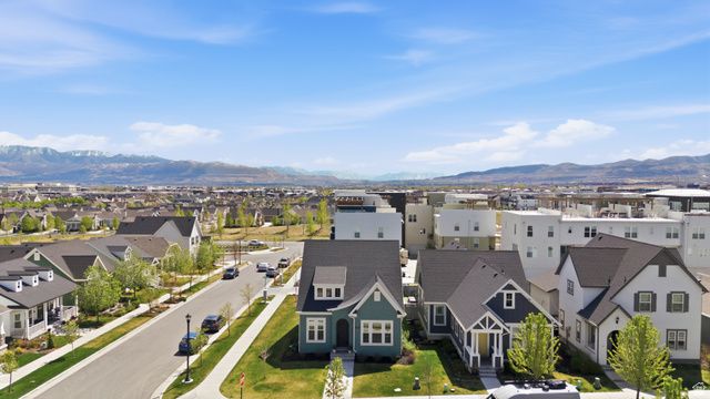 5199 W LAKE TERRACE AVE, South Jordan, UT 84009