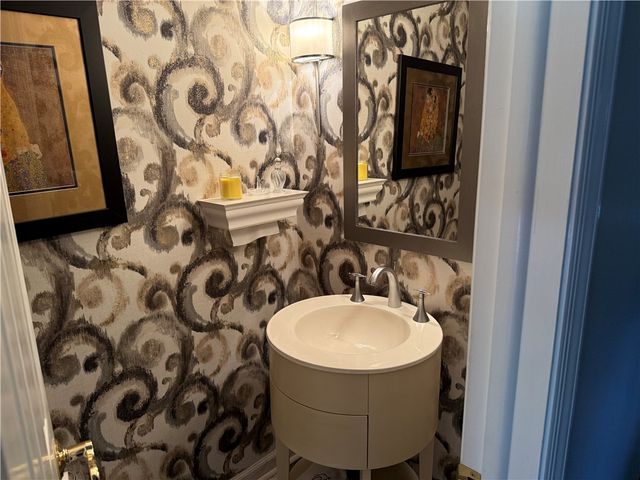 107 Glenwood Dr, Monroeville, PA 15146