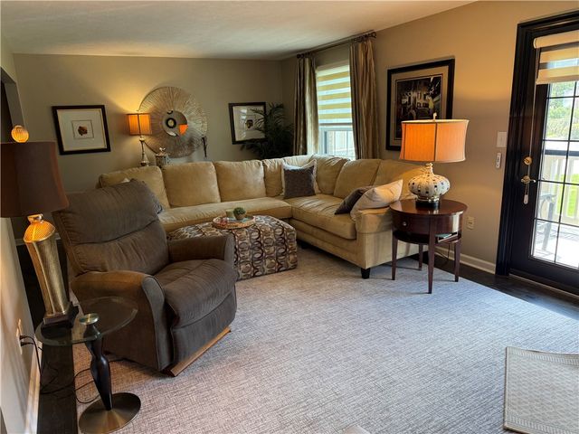 107 Glenwood Dr, Monroeville, PA 15146