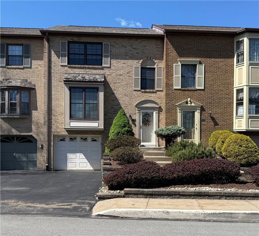 107 Glenwood Dr, Monroeville, PA 15146