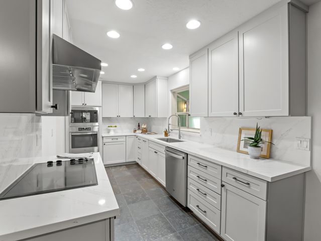 1872 Cougar Lane, Clovis, CA 93611