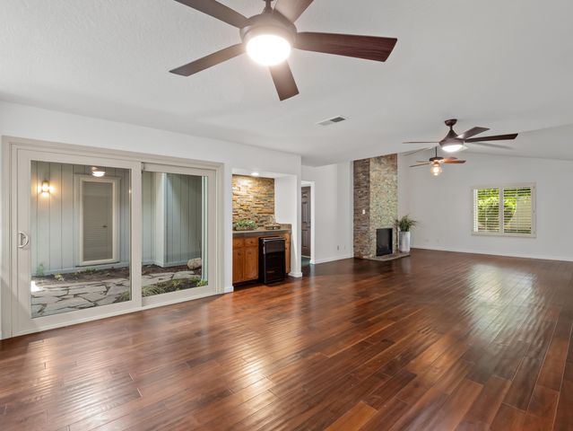 1872 Cougar Lane, Clovis, CA 93611