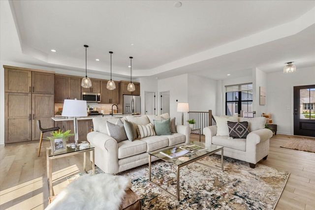 W251N2413 Valleyview CIRCLE, Pewaukee, WI 53072