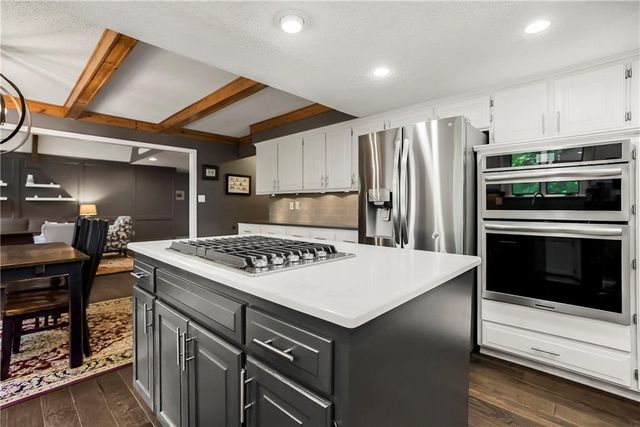 8304 W 99th Street, Overland Park, KS 66212