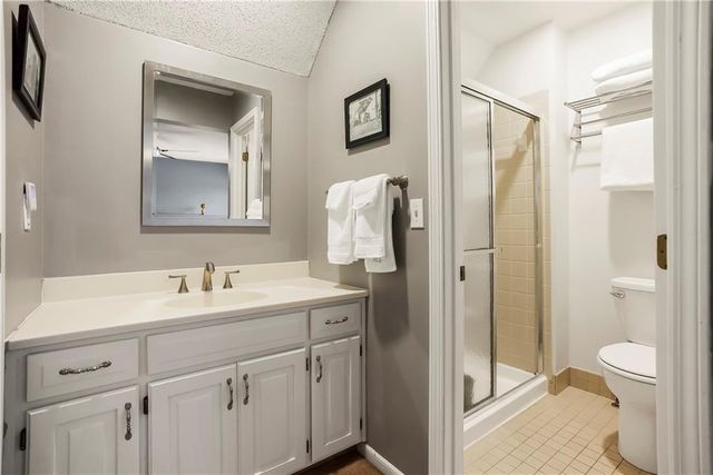 8304 W 99th Street, Overland Park, KS 66212