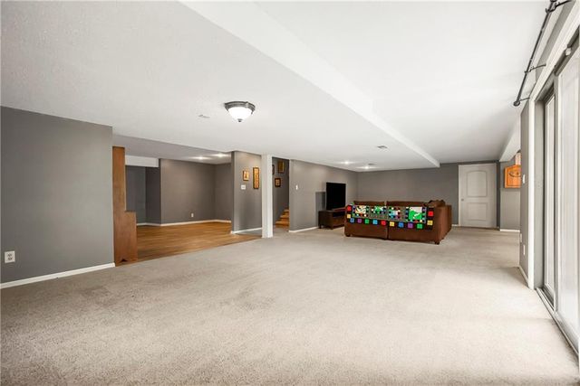 8304 W 99th Street, Overland Park, KS 66212