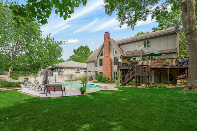 8304 W 99th Street, Overland Park, KS 66212