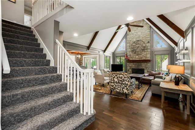 8304 W 99th Street, Overland Park, KS 66212