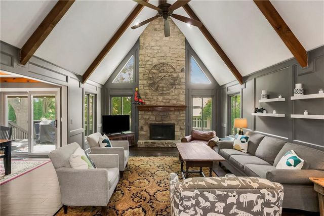 8304 W 99th Street, Overland Park, KS 66212