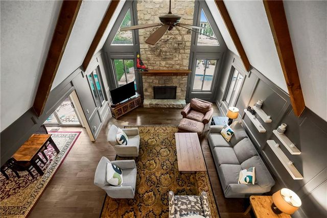 8304 W 99th Street, Overland Park, KS 66212