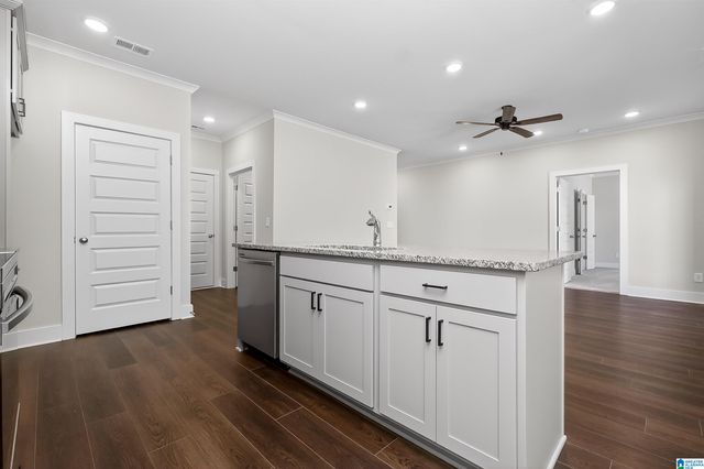 125 TOWNMOOR LANE, Sterrett, AL 35147