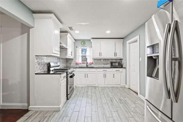 2504 Oates Drive, Dallas, TX 75228