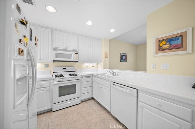 28157 Ashbrook, Valencia, CA 91354