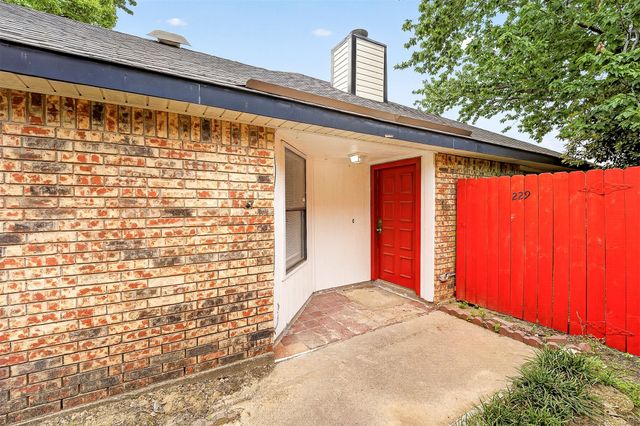 229 Overland Trail, Mesquite, TX 75149