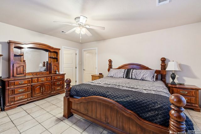 944 County Road 769, Devine, TX 78016