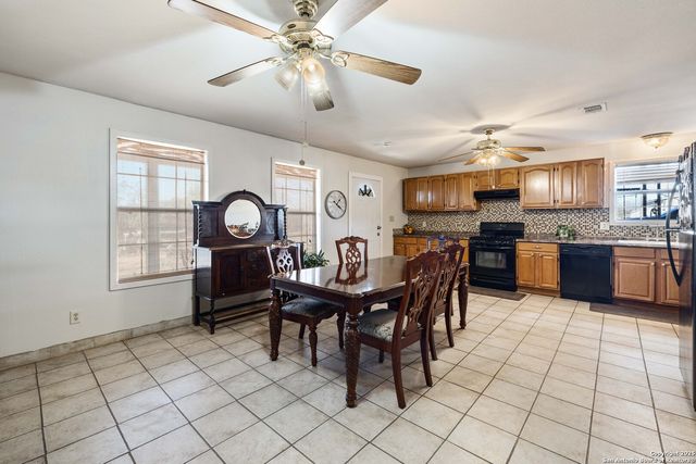 944 County Road 769, Devine, TX 78016