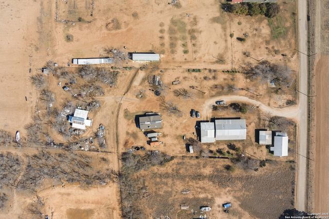 944 County Road 769, Devine, TX 78016
