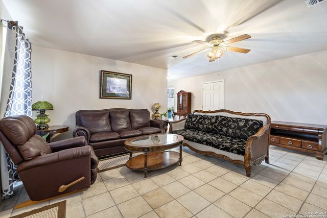 944 County Road 769, Devine, TX 78016