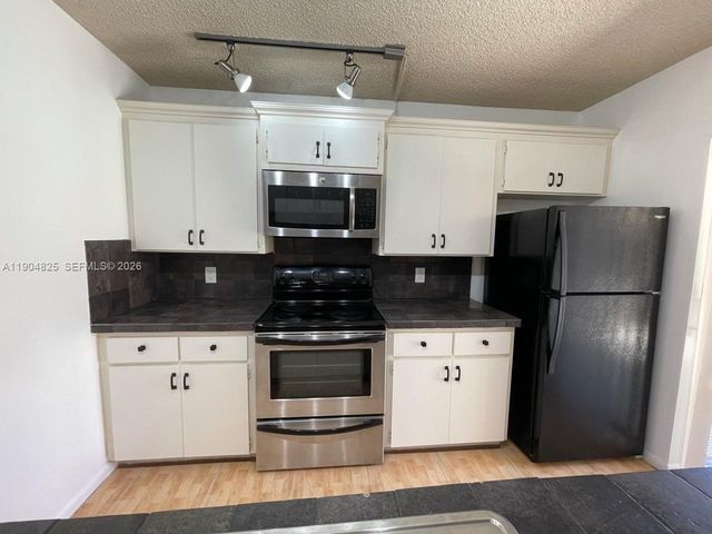 157 Heritage Way, West Palm Beach, FL 33407