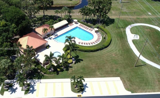 157 Heritage Way, West Palm Beach, FL 33407