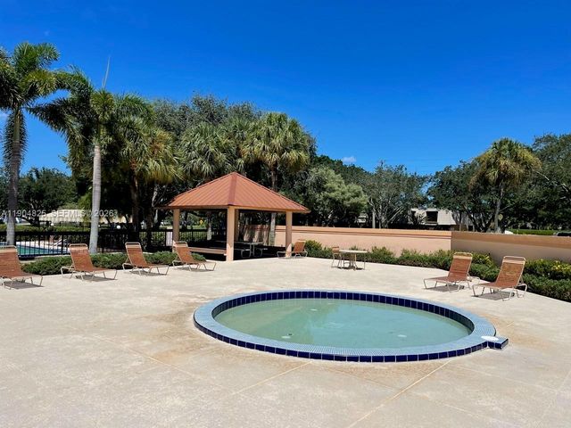 157 Heritage Way, West Palm Beach, FL 33407