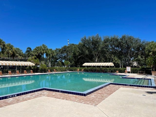 157 Heritage Way, West Palm Beach, FL 33407