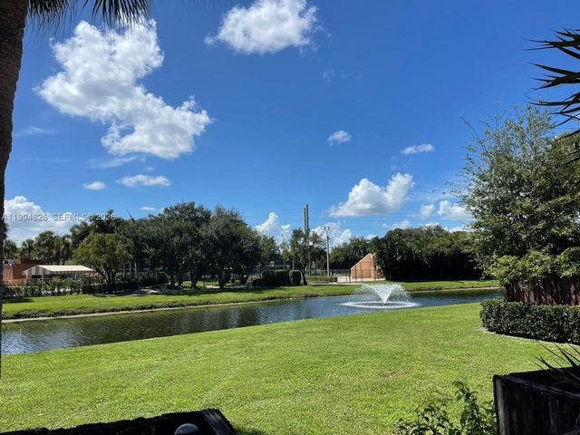 157 Heritage Way, West Palm Beach, FL 33407