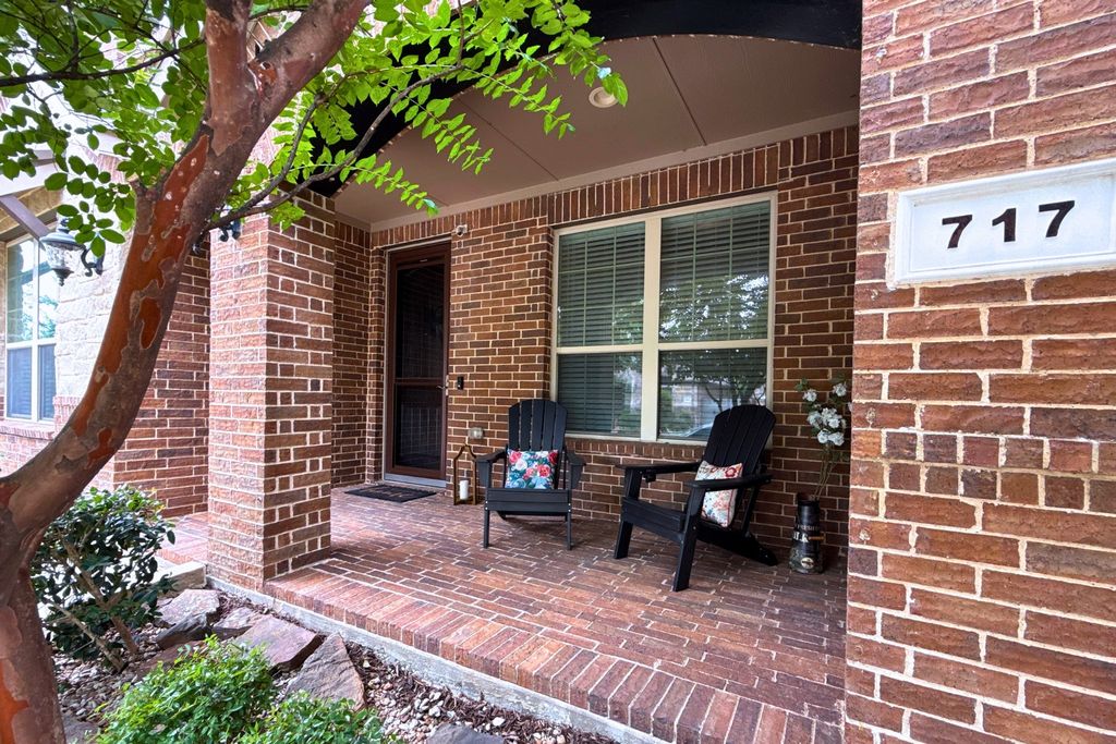 717 10th Street, Argyle, TX 76226